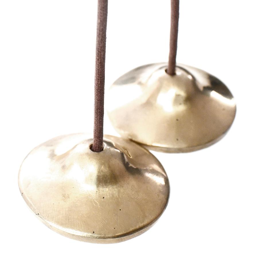 当店限定販売】 チベット密教 ティンシャ(チベタンベル) シンプル(柄無し) ヒモ:茶色 直径:48mm ミニ 民族楽器 ティンシャ(本場チベットの手作り品)