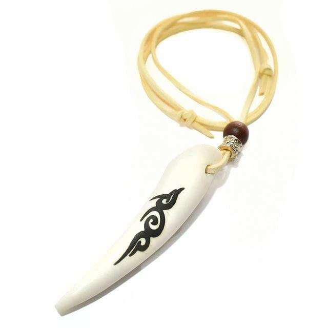 アイヌ エゾ（蝦夷）鹿角 トライバル模様 彫刻 ネックレス ホワイト