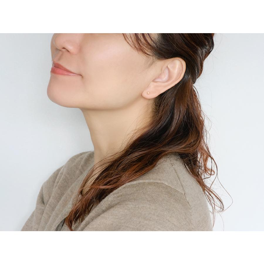 K18 スターダスト スタッドピアス 3mm スターダストで落ち着いた質感に