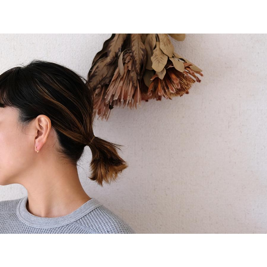 K18 アロー ショート ピアス 18k 18金 フープピアス レディース  