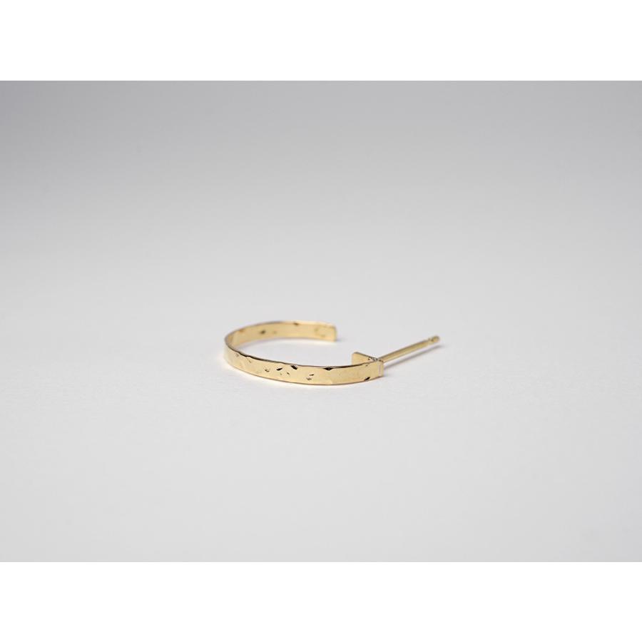 K18 ロック ピアス レディース 女性用 槌目 ハンマーテクスチャー