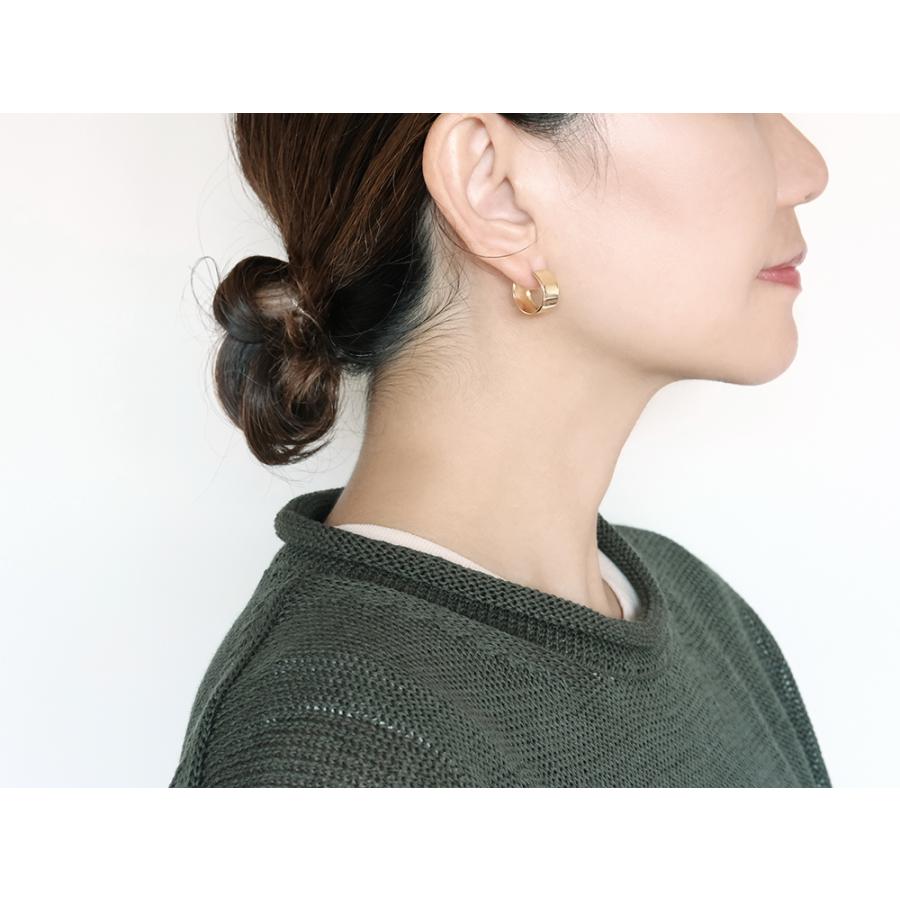 K18 フラッター フープピアス 15mmx8mm レディース 幅広 18K 18金 Pt プラチナ 大きい フラットバンド 平打ちピアス rpakr216123の画像
