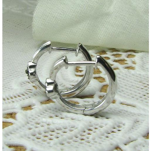 ブラックダイヤモンド ピアス K10WG ホワイトゴールド フラワー 花 は