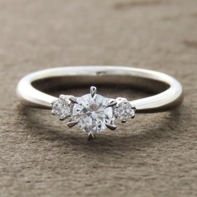 ダイヤモンドリング プラチナ900 PT900 0.40ct 指輪 ダイヤモンド 3石