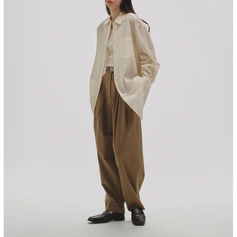 TODAYFUL Tuck Tapered Trousers トゥデイフル TODAYFUL・Tuck Tapered Trousers・トゥデイフル - メルカリ