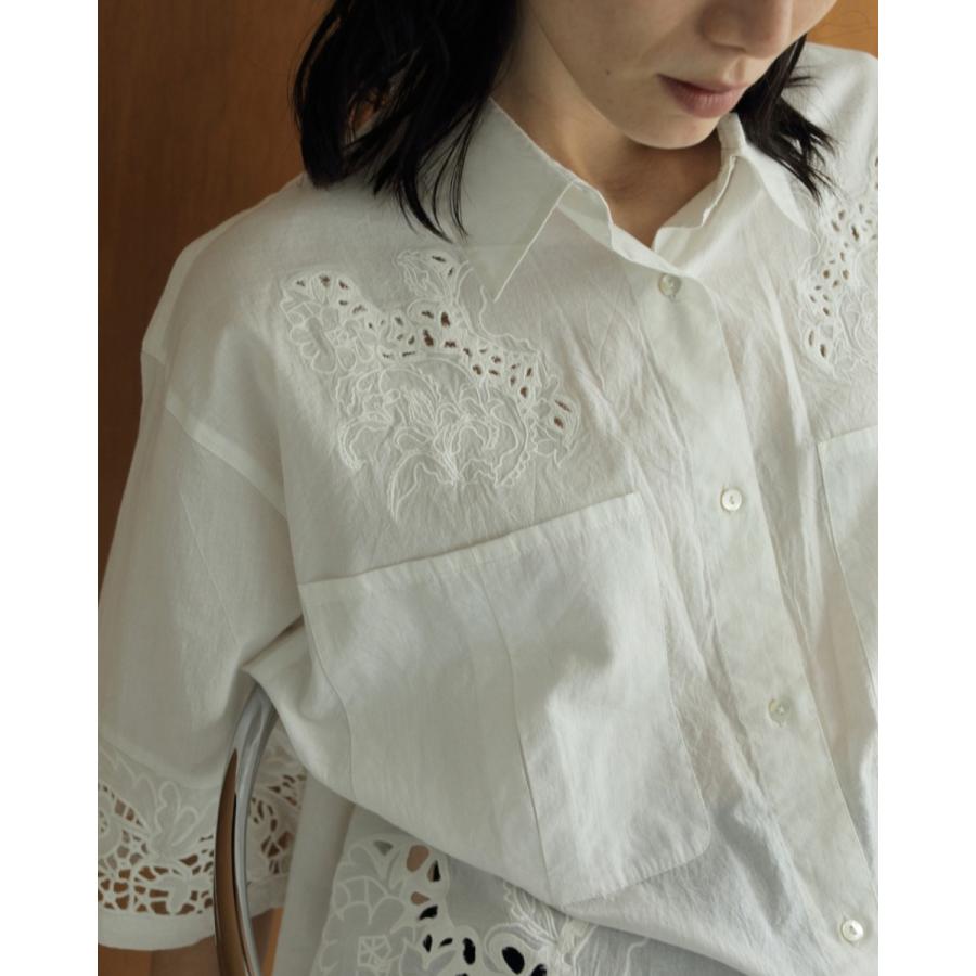 今日のみ値下げ アンヌーク★未使用★Cutwork Box Blouse 今日のみ値下げ アンヌーク☆未使用☆Cutwork Box Blouse 今日