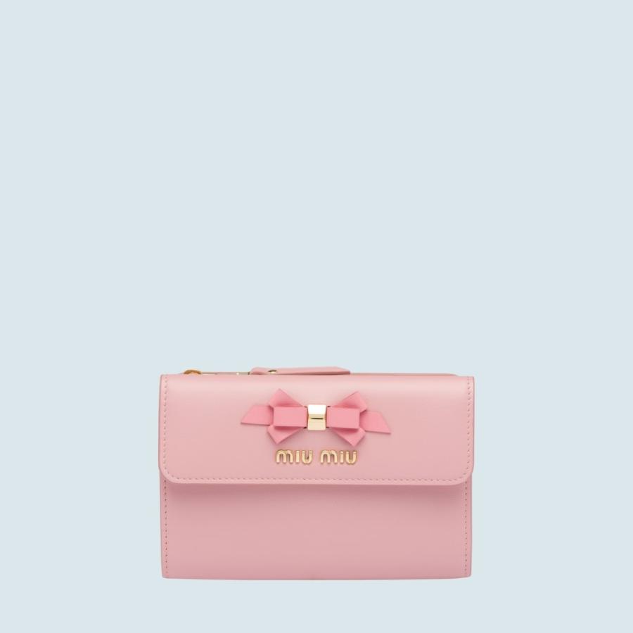 ミュウミュウ MIU MIU 財布 中財布 三つ折り 3つ折り ペールピンク ピンク ゴールド リボン カーフレザー :5ML0142B61F0TWJMIUMIU5ML0142B61F0TWJ:ブランドショップRARELIST - 通販 - Yahoo!ショッピング ミュウミュウ MIU MIU 財布 中財布 三つ折り 3つ折り ペールピンク ピンク ゴールド リボン カーフレザー :5ML0142B61F0TWJMIUMIU5ML0142B61F0TWJ:ブランドショップRARELIST - 通販 - Yahoo!ショッピング