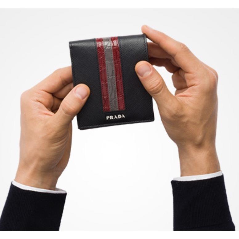 プラダ PRADA 財布 小財布 二つ折り ２つ折り ブラック レザー クロコダイル ワニ革 ロゴ