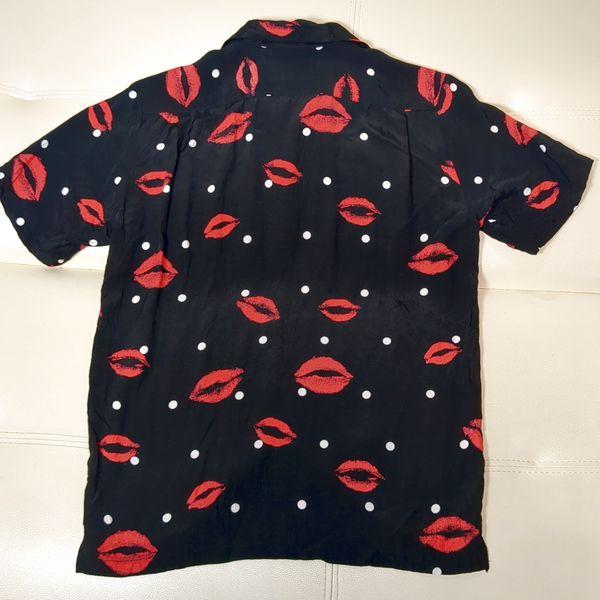 【美品】アロハブロッサム　リップ柄　アロハシャツ　半袖　ネイビー　40 L 中古・古着通販】Aloha Blossom (アロハブロッサム) リップ柄