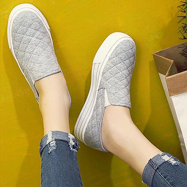 uricca スリッポン レディース 厚底 シューズ スニーカー 春 夏 黒 白  