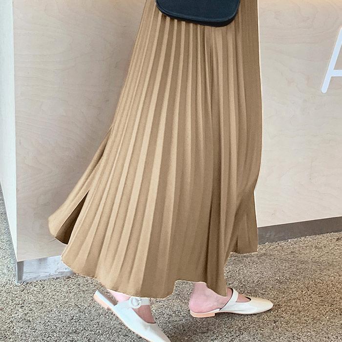 1996円 クーポンで！ ワンピース キャミワンピ ロング レディース 黒 春 夏 秋 冬 おしゃれ きれいめ ノースリーブ プリーツ [郵3]^w640^ | uricca | 24