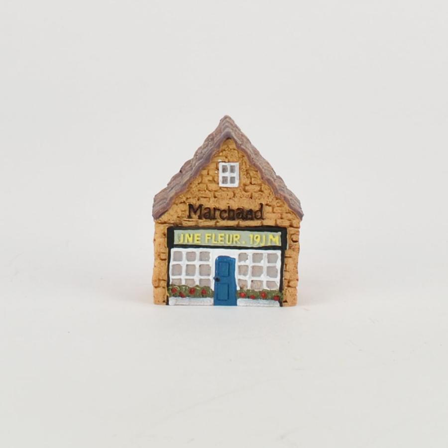 レジンミニチュア ハウスオーナメント 煉瓦造り 三角屋根 家 : ラタン