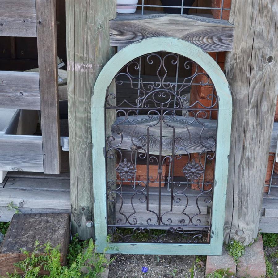 ウォールデコレーション アーチ型 窓枠 アンティーク風 飾り : ラタン