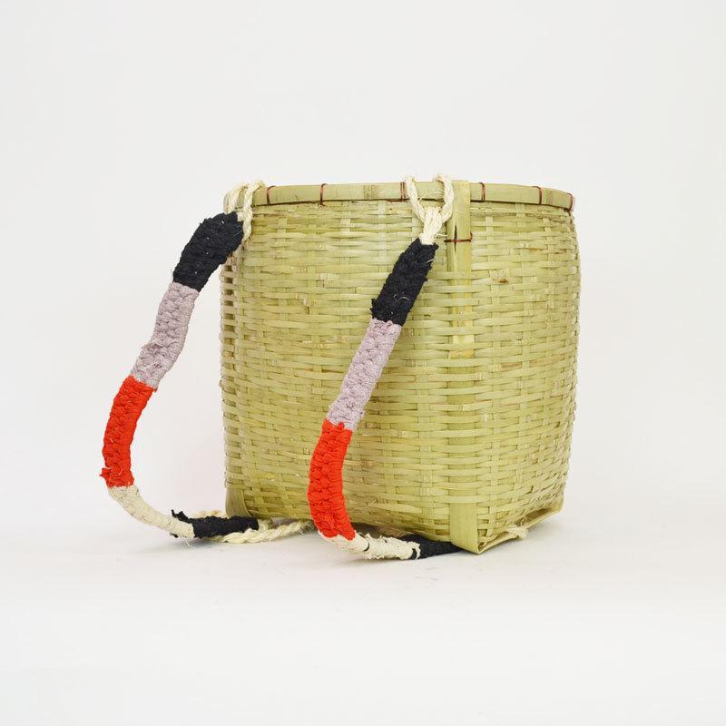 天然素材 竹籠　編み込みリュック型　背負い　かごバッグ 楽天市場】希少品 竹製 背負いかご 網代編み 手造り 竹製品