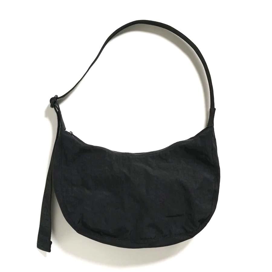 BAGGU 黒 メッセンジャーバッグ BAGGU（バグゥ） ラージ ナイロン クレセント バッグ ブラック メンズ