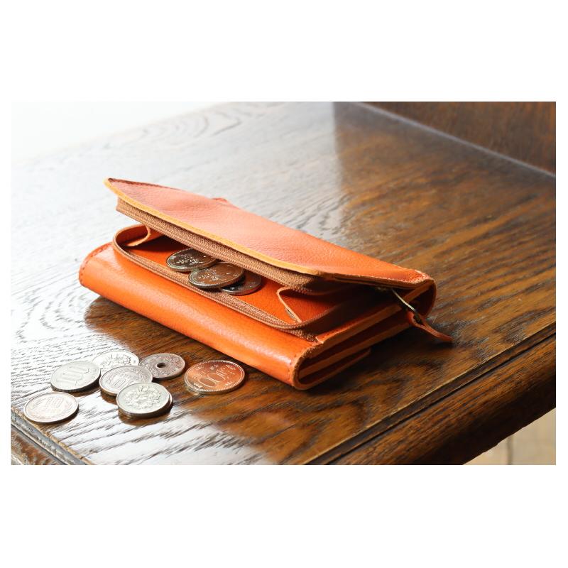 IL BISONTE（イルビゾンテ） 財布 ハーフフラップ 二つ折りウォレット