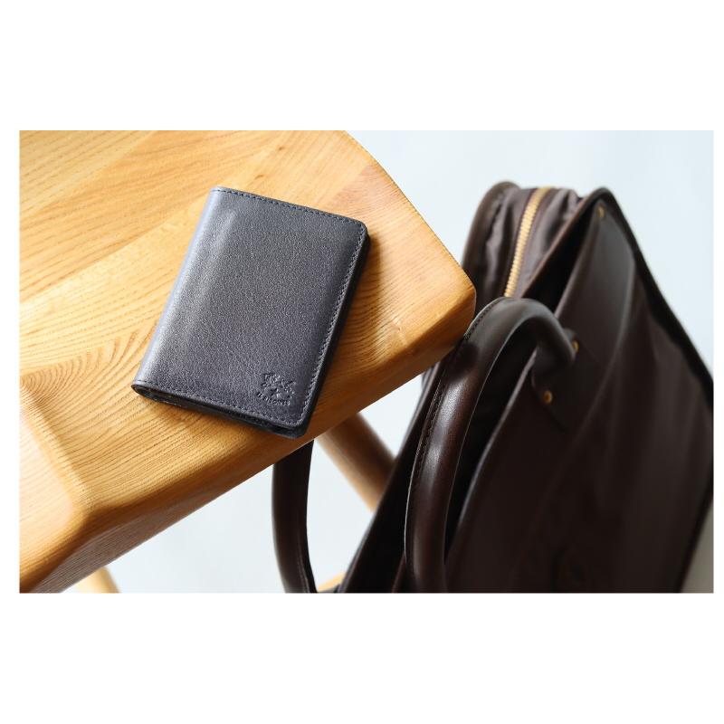 IL BISONTE イルビゾンテ パスケース 2つ折りパスケース（仕切り