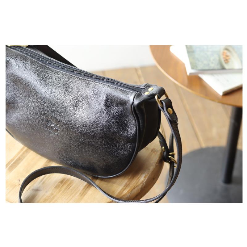 IL BISONTE（イルビゾンテ） バッグ 三日月2WAYレザーショルダーバッグ
