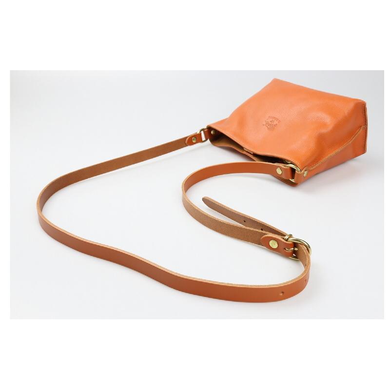 IL BISONTE（イルビゾンテ） バッグ スナップ ショルダーポーチ