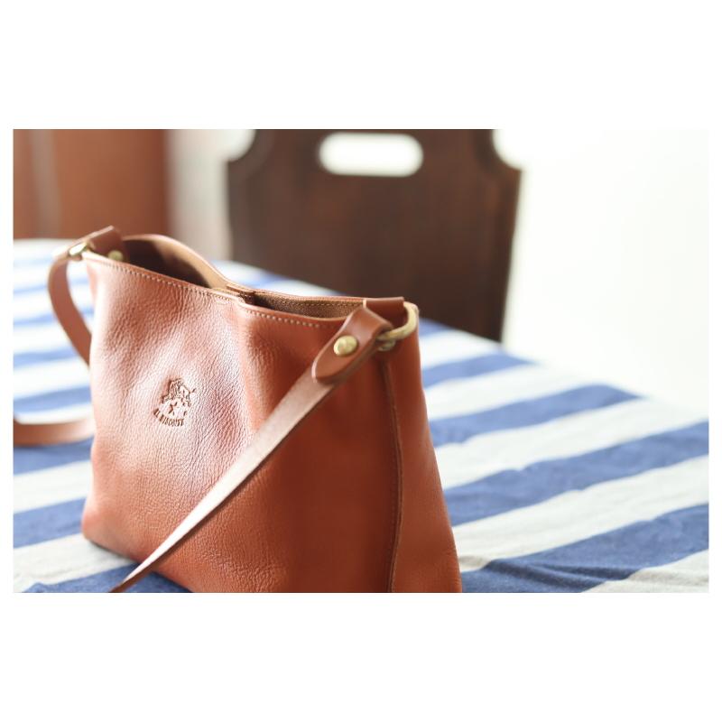 IL BISONTE（イルビゾンテ） バッグ スナップ ショルダーポーチ