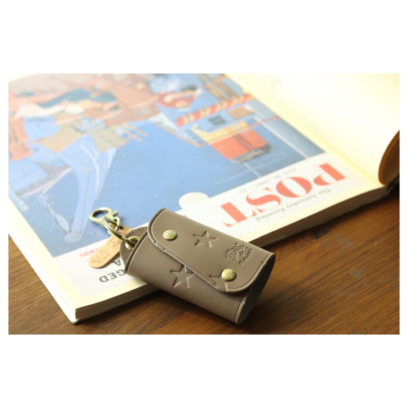 IL BISONTE　イルビゾンテ　星　エンボス　キーケース　グレー　限定品 IL BISONTE（イルビゾンテ） キーケース limited model スターエンボス