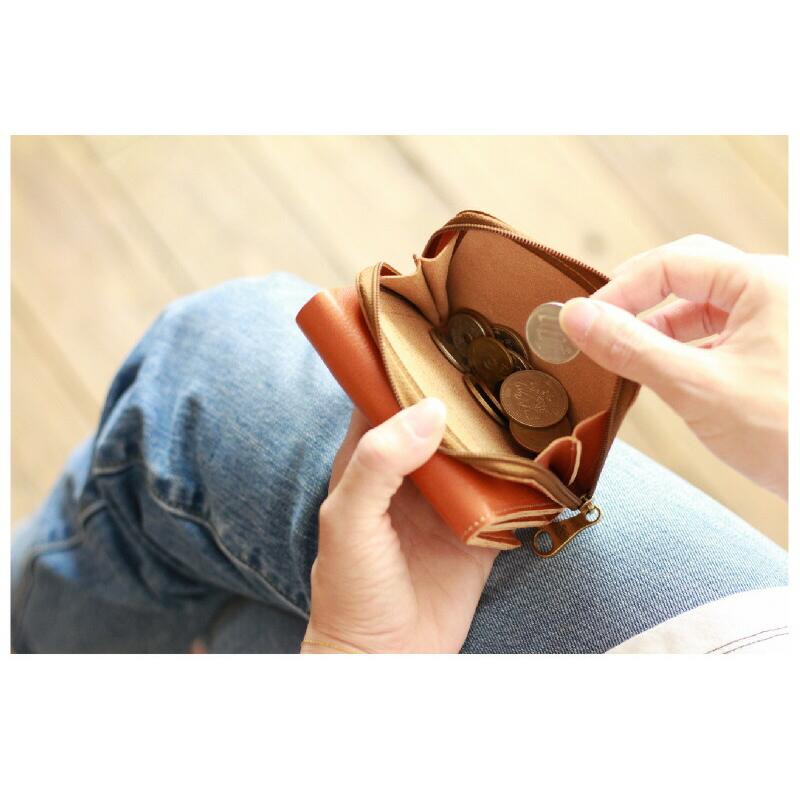 うるんるん【新品】イルビゾンテ コンパクト 軽量 三つ折り財布 IL BISONTE - うるんるん様専用【新品】イルビゾンテ コンパクト 軽量
