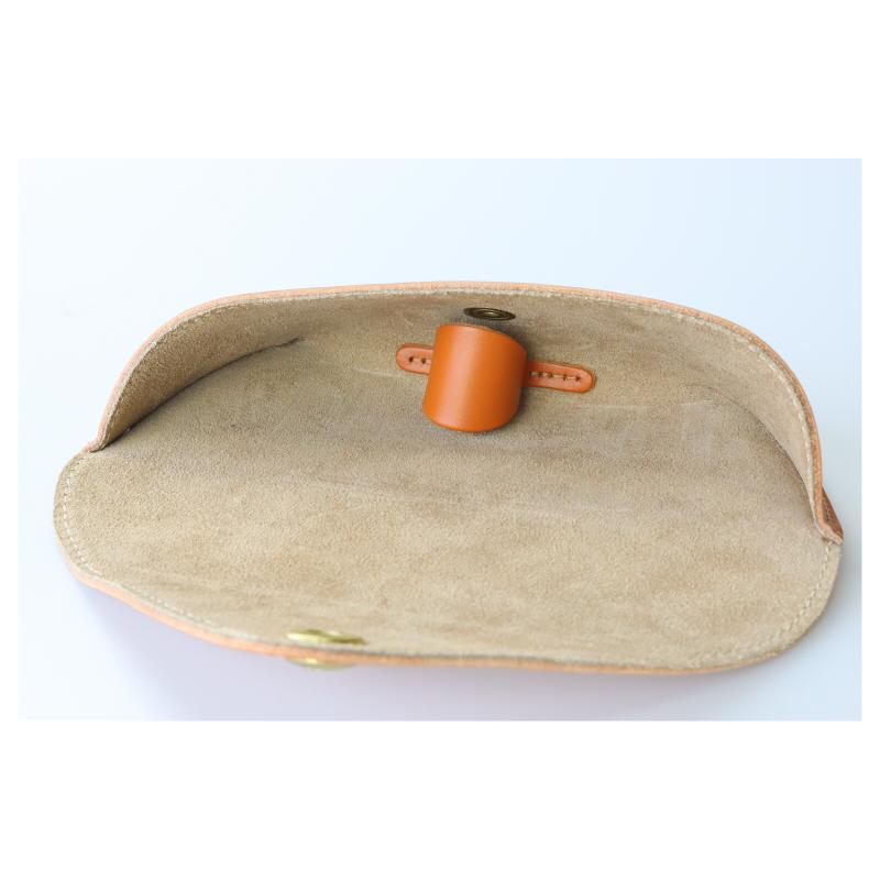 IL BISONTE（イルビゾンテ） メガネケース レザーフラップ眼鏡ケース