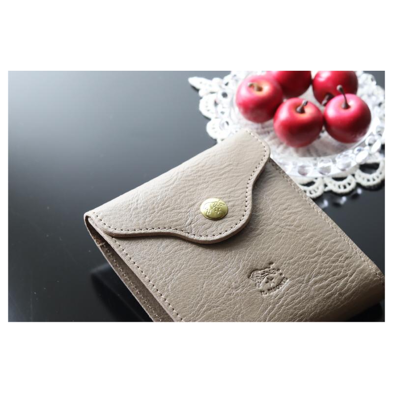 【新品未使用 】イルビゾンテ 二つ折り財布 限定 ラウンド本革牛革　付属品付き IL BISONTE イルビゾンテ 財布 BISONTE ラウンドフラップ 二