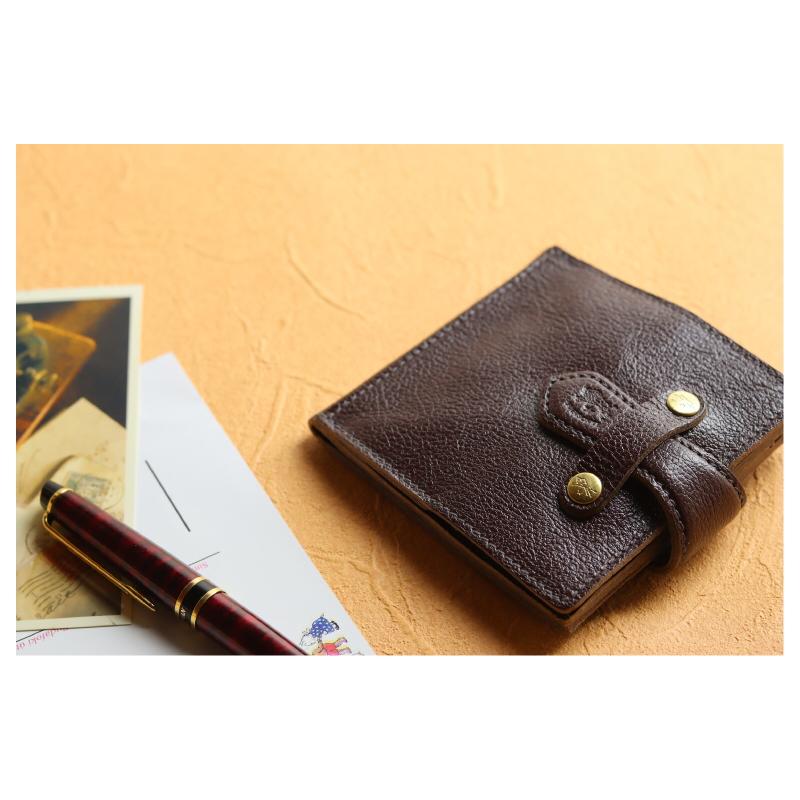 IL BISONTE（イルビゾンテ） 財布 差込フラップ 二つ折り財布〔 2024年
