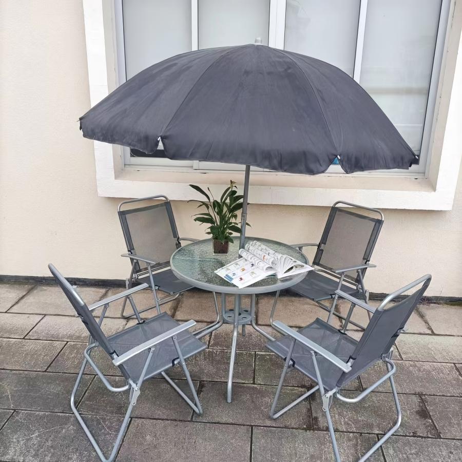 アウトドア ガーデン ガラステーブル 強化ガラス 直径80cm チェア 4脚 傘 1本 パラソルホール付き 6点セット テーブル 組立簡単 チェア折畳式 | 