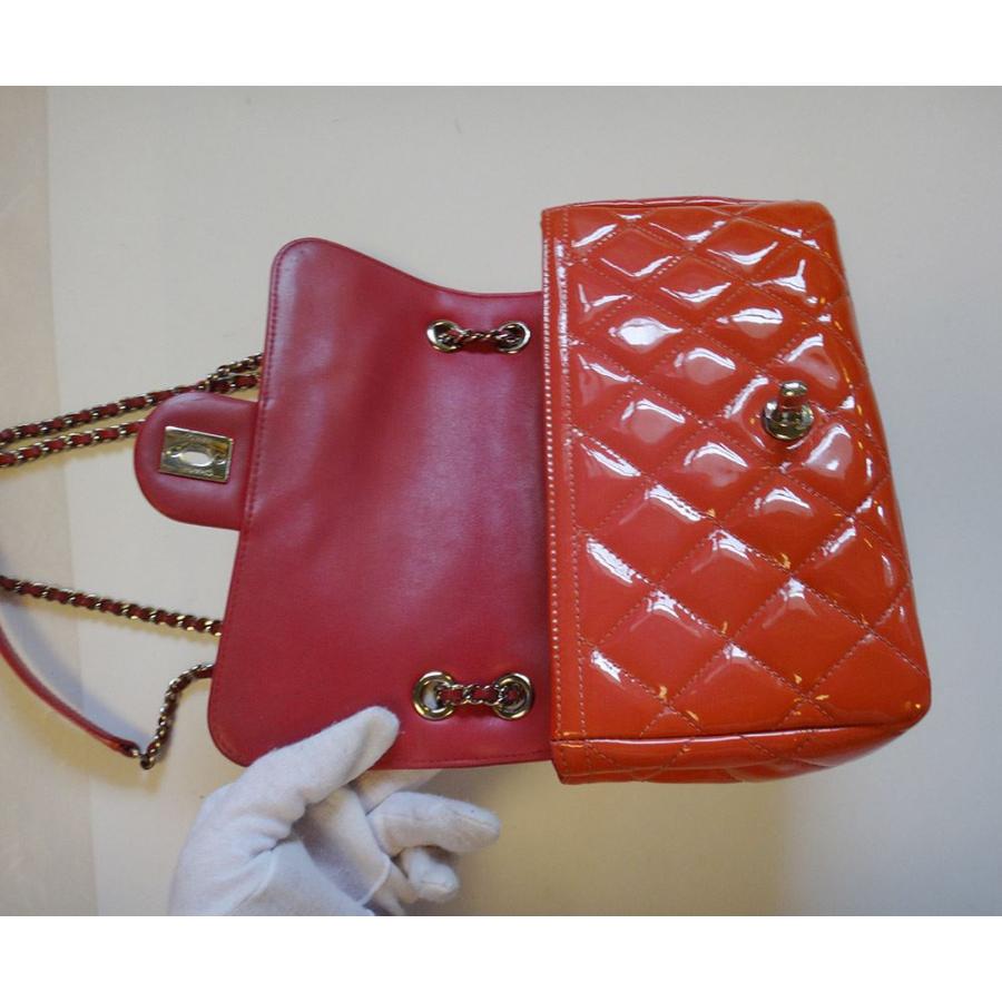 CHANEL シャネル ミニマトラッセ チェーンショルダーバッグ エナメル  