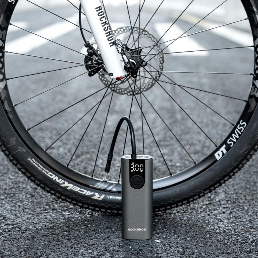 電動空気入れ 自動車 自転車 バイク 車椅子 USB充電式 自動停止 空気圧調節機能搭載 LEDライト付き｜rbi｜18