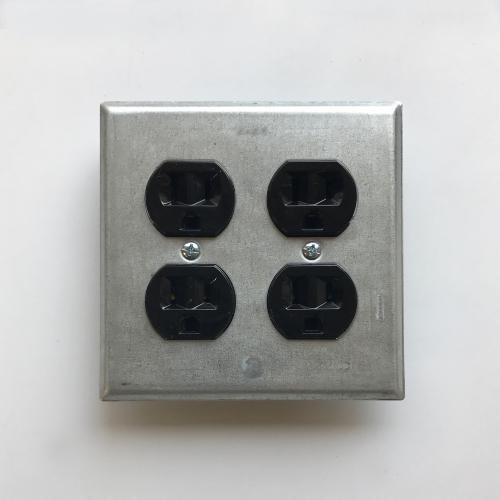 スチール4口コンセントプレート（亜鉛メッキ） : R.C.Company - 通販