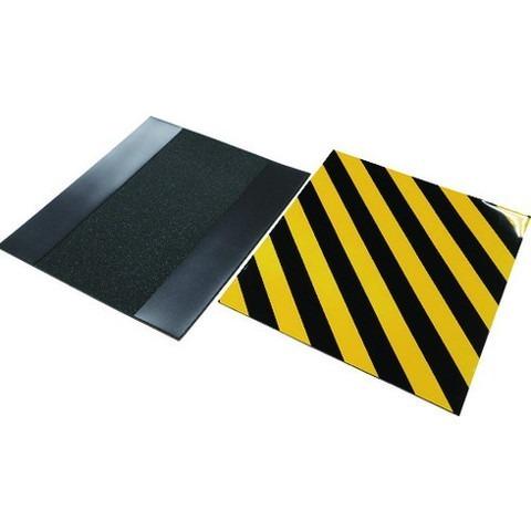 黒魔術師の招福童子お守り ファンタジッククマーン アジャンネン