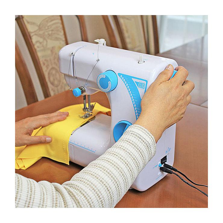 ポータブルミシン フットペダル付き 電動 小型 軽量 Ufr 727 簡単操作 糸立て蓋 糸立て棒 針 押さえ ボビン シームリッパー 代引不可 Fl 3502 リコメン堂ホームライフ館 通販 Yahoo ショッピング