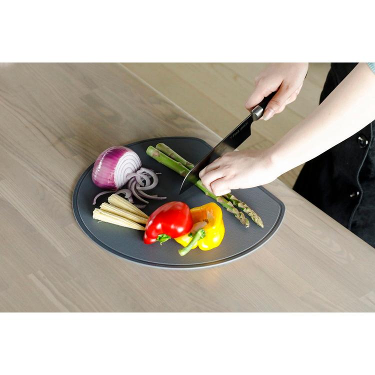 シービージャパン atomico スペースを無駄なく使える半月まな板 ダークグレー 代引不可 | ブランド登録なし | 01