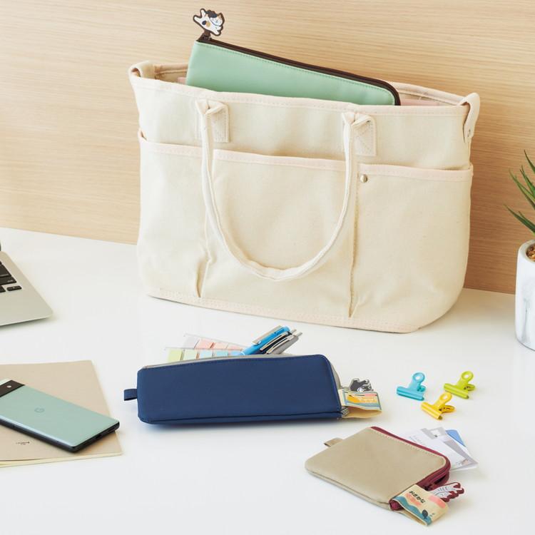 LIHIT LAB. にゃんシーン フラットペンポーチ インディゴブルー