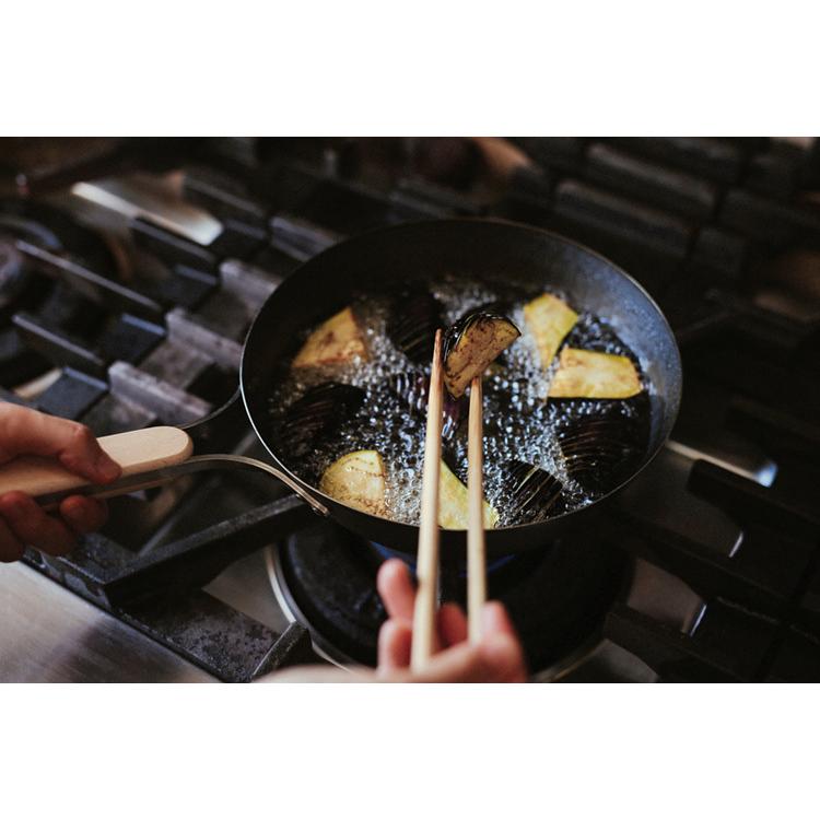 enzo 日本製 燕三条 焼きに特化した鉄フライパン 20cm ステーキ調理に ガス火・IH対応 EN-007 鉄フライパン 燕三 エンゾウ 和平フレイズの画像