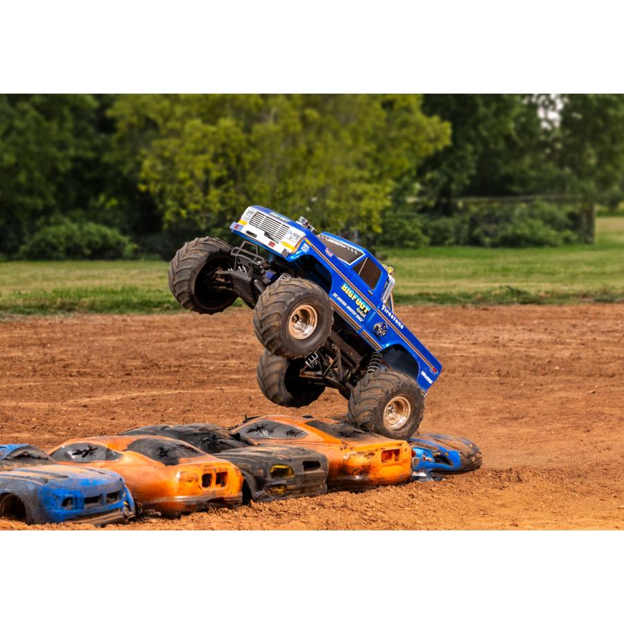 充電器、バッテリー付き！ トラクサス ビッグフット 2WD XL-5 36234-8
