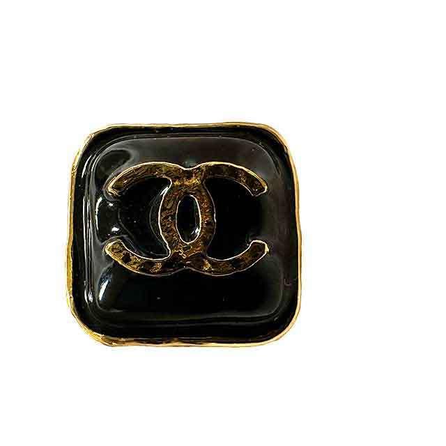 CHANEL（シャネル） 【中古】【美品】CHANEL イヤリング スクエア ココ
