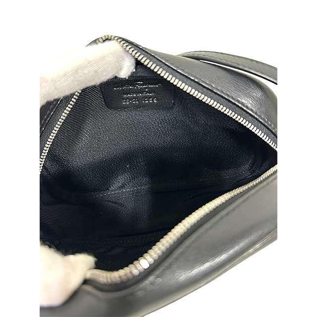 サルヴァトーレフェラガモ Salvatore Ferragamo ガンチーニ カメラバッグ ショルダーバッグ バッグ レザー レディース ブラック系 【中古】 サルヴァトーレフェラガモ ガンチーニ ショルダーバッグ レディース