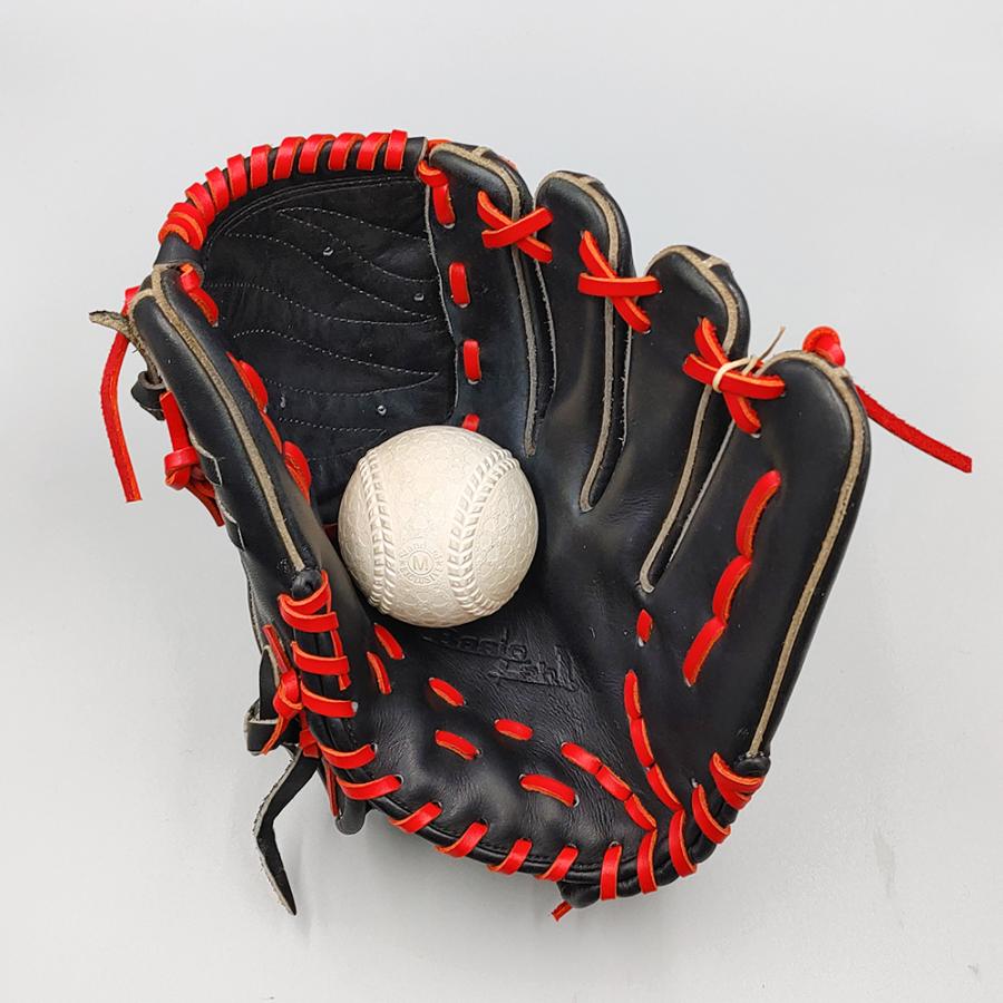 Wilson（ウイルソン） 【全紐交換済み】 軟式グローブ / 投手用 型付け