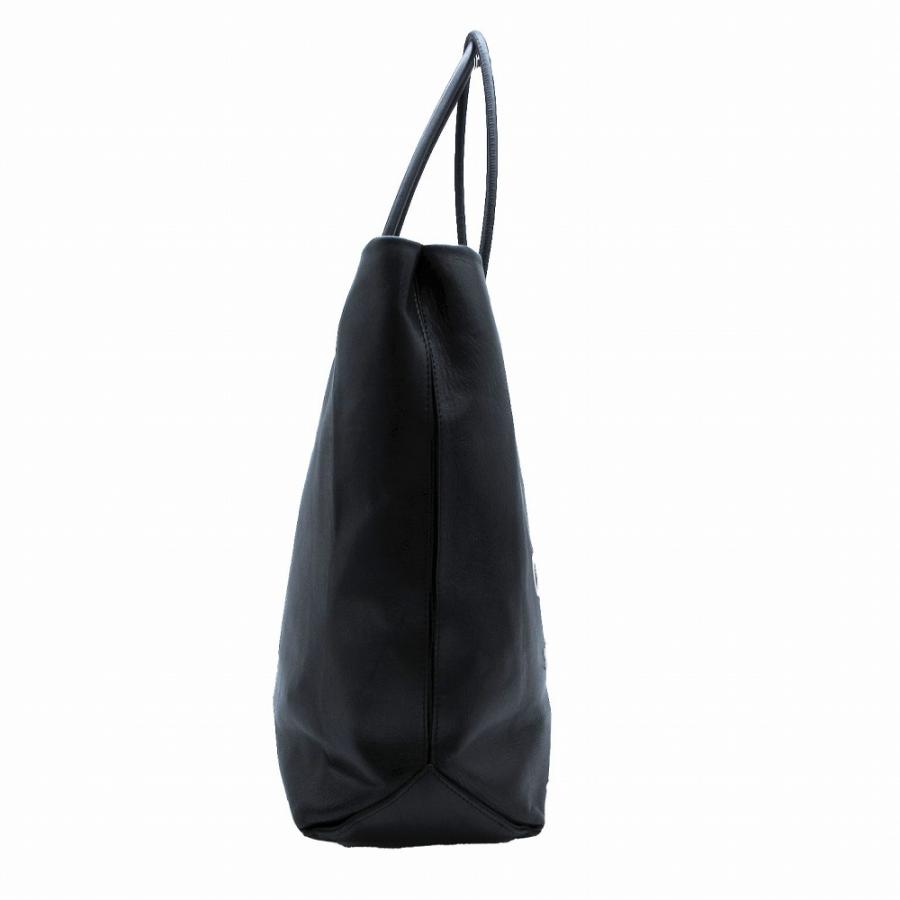 CHANEL（シャネル） エッセンシャル ミディアム レザー トートバッグ