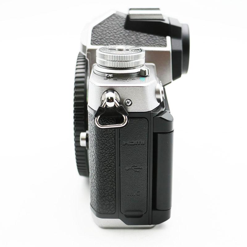 Nikon Zfc ミラーレス一眼 レッド ［シャッター回数1484回］ ニコン（Nikon） Zfc ミラーレスカメラ 元箱あり 中古並品