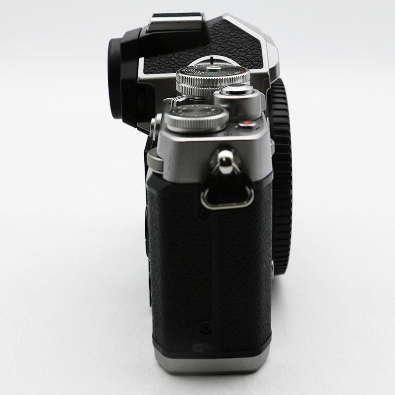 ニコン Nikon Zfc ミラーレスカメラ 元箱あり 中古並品