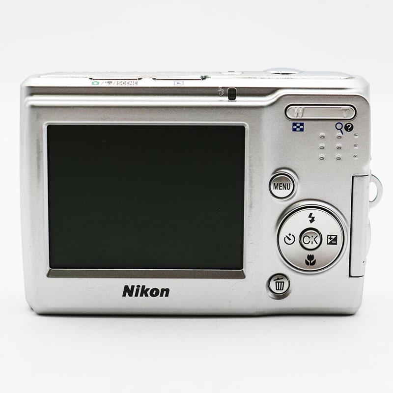 Nikon COOLPIX Ｌ１４　　本体のみ Nikon Coolpix L14 Digital Camera Silver - Needs Repair