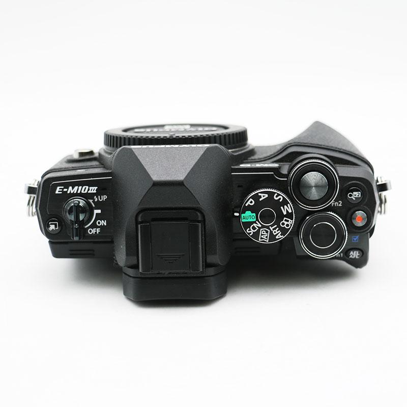 オリンパス 美品 OLYMPUS OM-D E-M10 markIII ダブルズーム