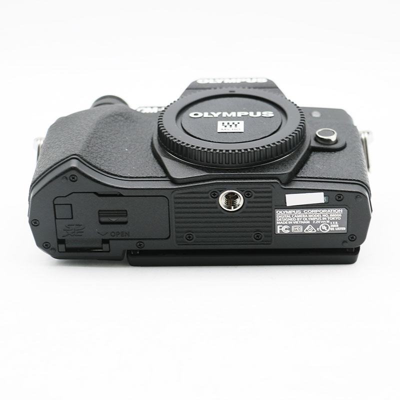 【シャッター2500回美品】OM-D EM10 mark2 ダブルズーム シャッター2500回美品】OM-D EM10 mark2 ダブルズーム