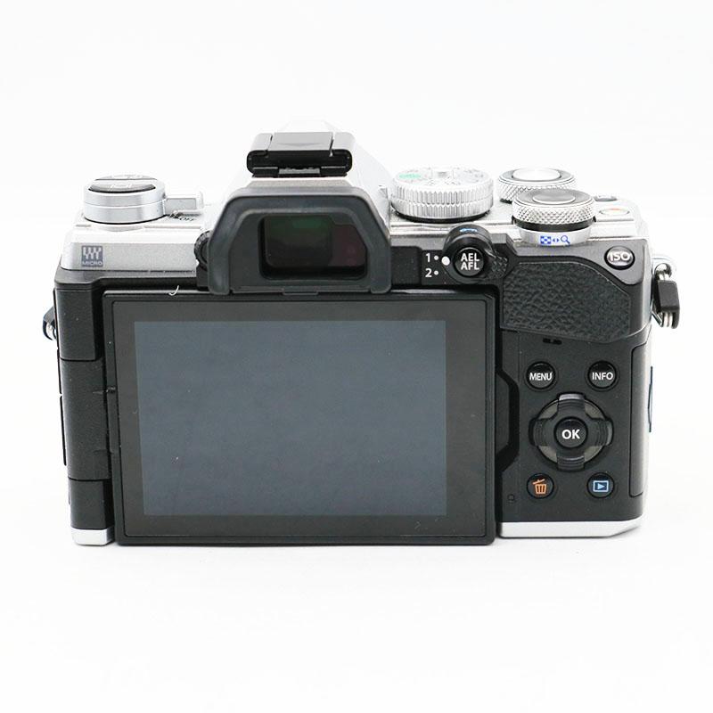 OLYMPUS オリンパス OM-D E-M5 MarkIII 14-150mmII レンズキット シルバー シャッター回数：1833回 元箱あり 中古難有の画像