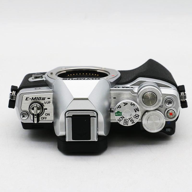 オリンパス（OLYMPUS） 美品 ミラーレス一眼 OM-D E-M10 MarkIII
